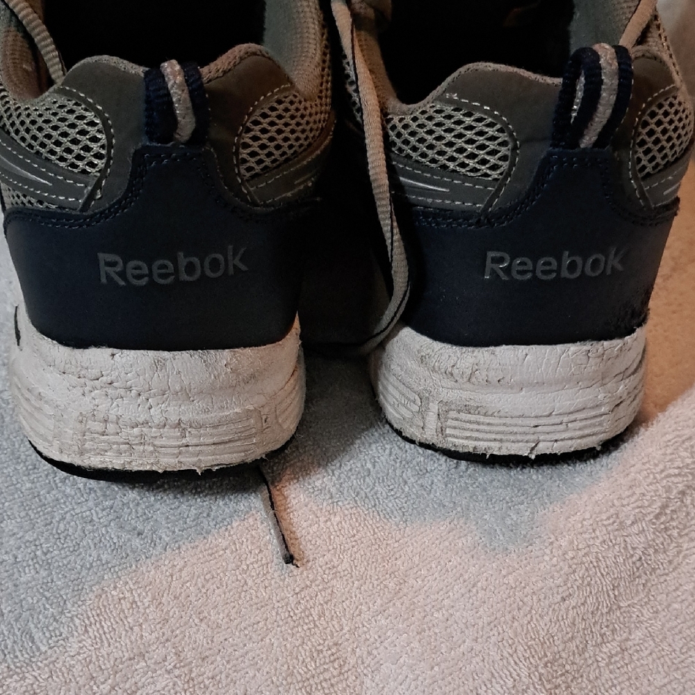 Reebok "Steel Toe" Work Shoe 9.5 - Picture 4 of 10